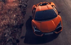 Красный автомобиль Lamborghini Revuelto