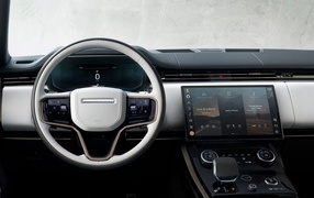 Салон автомобиля Range Rover Sport PHEV