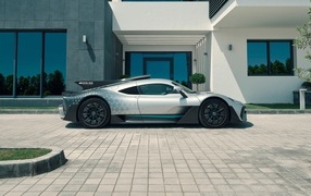 Автомобиль Mercedes-AMG ONE вид сбоку