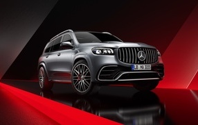 Серебристый внедорожник Mercedes-AMG GLS 63 4MATIC+