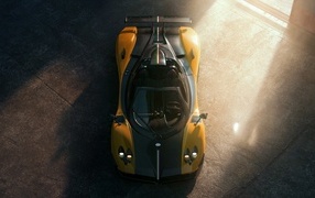 Вид сверху на автомобиль Pagani Zonda Cinque