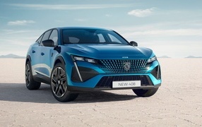 Синий автомобиль Peugeot 408 GT