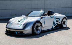 Красивый спортивный автомобиль Porsche Vision 357 Speedster