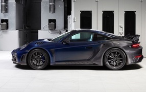 Вид сбоку на автомобиль Porsche 911 Turbo S Stinger GTR