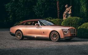 Автомобиль Rolls-Royce Boat Tail 2022