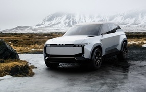 Внедорожник Toyota Land Cruiser Se 2023  года в горах