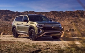 Большой автомобиль Volkswagen Atlas SEL 4MOTION Peak Edition 2024 года