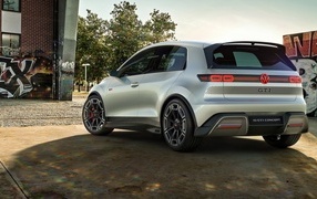 Автомобиль Volkswagen ID. GTI Concept 2023 года вид сзади