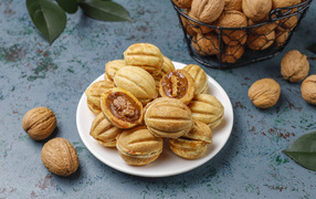 Печенье орешки со сгущенным молоком