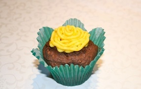 Аппетитный маффин с лимонным кремом