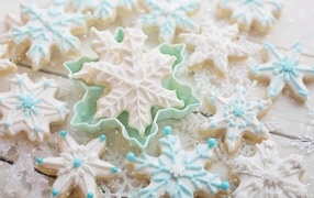 Вкусное сладкое печенье снежинки