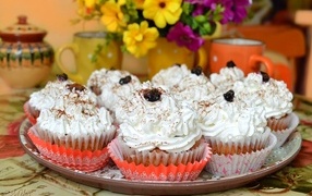Sweet muffins with airy cream