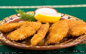Fried chicken with lemon and dill