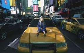 Маленькая девочка сидит на автомобиле, компьютерная игра Pragmata