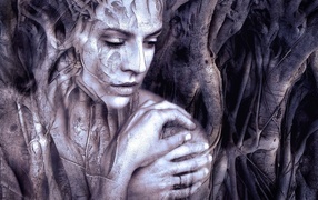 Девушка отражается в корнях дерева