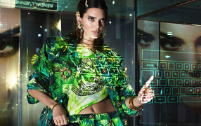 Модель Кендалл Дженнер в ярком костюме