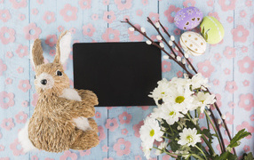 Цветы, яйца и кролик для шаблона поздравительной открытки на Пасху
