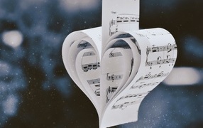 Сердце из нотной тетради