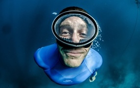 Male diver in mask