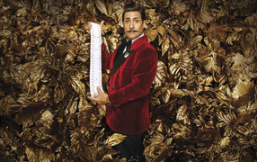 Актер Джейсон Шварцман в фильме Голодные игры: Баллада о змеях и певчих птицах, 2023