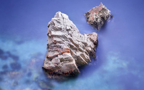 Вершины гор в облаках вид сверху