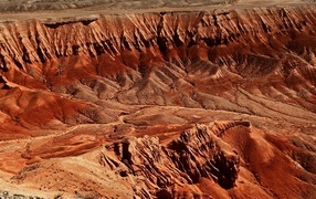 Вид на глубокий каньон сверху