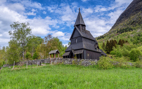 Старая церковь в горах, Норвегия