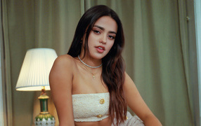 Молодая американская актриса Майя Рефико