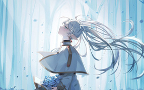 Девушка аниме с длинными волосами с цветами в руках