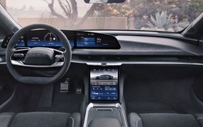 Салон автомобиля  Lucid Air Sapphire 2023 года