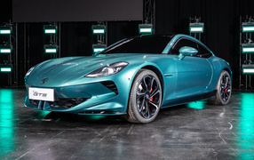 Вид спереди на автомобиль MG Cyber GTS Concept 2024 года