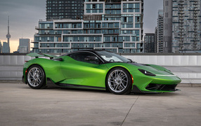 Зеленый автомобиль Pininfarina Battista Furiosa Package