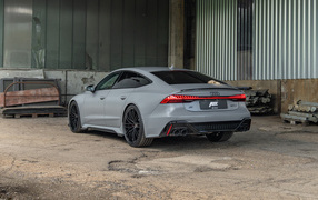 Вид сзади на автомобиль ABT RS7-S 2024 года