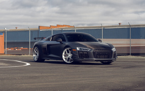 Быстрый стильный автомобиль Audi R8 Velgen Wheels