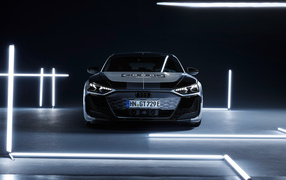 Вид спереди на автомобиль  Audi RS E-Tron GT Prototype