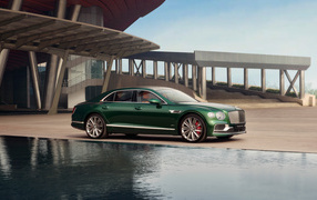 Зеленый дорогой автомобиль Mulliner Bentley Flying Spur Speed Opulence Edition 2024  года