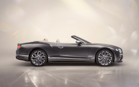 Вид сбоку на автомобиль  Bentley Continental GT Convertible Boodles By Mulliner 2024 года