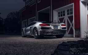 Вид сзади на автомобиль Chevy Corvette Z06