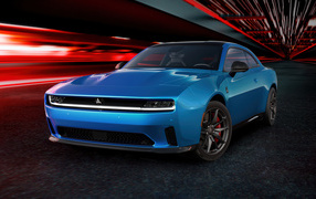 Синий автомобиль Dodge Charger Daytona Scat Pack 2024 года