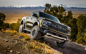 Джип Ford Ranger Raptor 2024  года в горах
