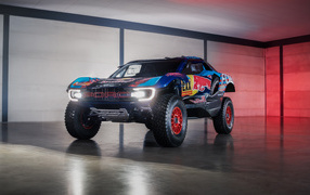 Спортивный автомобиль Ford Raptor T1+ 2024 года