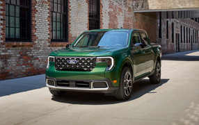 Зеленый автомобиль Ford Maverick Lariat 2025 года