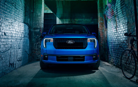 Синий автомобиль Ford Maverick Lobo 2025 года вид спереди