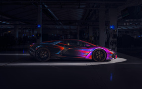 Яркий автомобиль Lamborghini Revuelto Opera Unica