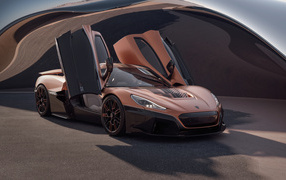 Открытые двери в автомобиле Rimac Nevera 15th Anniversary 2024 года