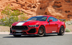 Красный автомобиль Shelby Super Snake 2024 года