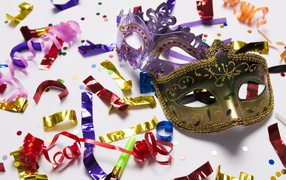 Карнавальная венецианская маска с конфетти 