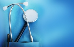 Стетоскоп в кармане медицинского халата