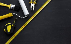 Инструменты на черном фоне