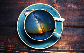 Млечный путь нарисован в чашке кофе